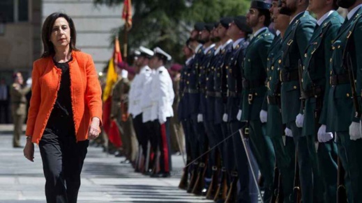 وزيرة الدفاع الإسباني تزور الجزر الجعفرية المحتلة قبالة الناظور وتشيد بعمل أفراد الجيش