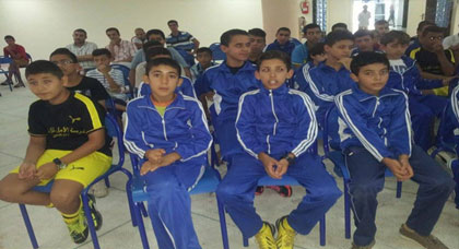 في حضور نجم كرة القدم الناظورية عبد الوهاب بنخدة مدرسة الأمل تحتفي بأطفالها‎