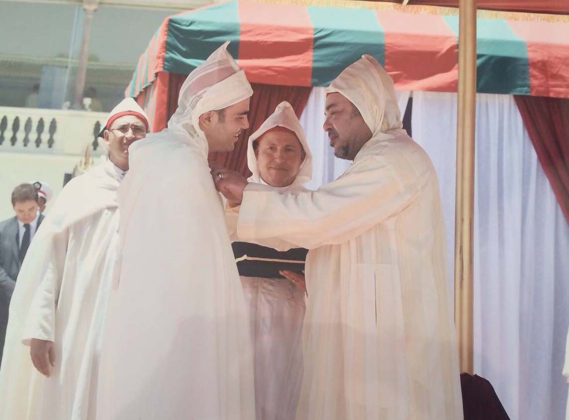 أمين حاجيتو إبن أزغنغان الذي أوصله إكتشاف علاج جديد للسرطان بأمريكا للحصول على وسام ملكي