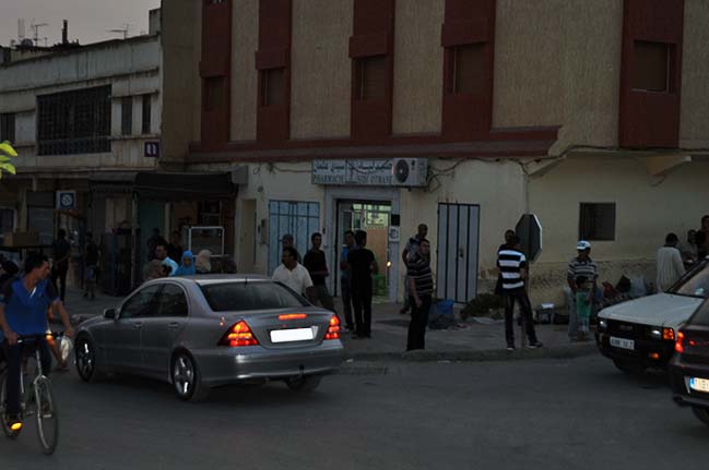 فرصة لا تعوض.. صيدلية للبيع وسط بلدية زايو وبثمن مناسب