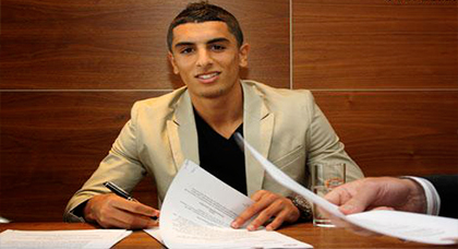اللاعب الدولي الحسيمي يونس المختار يغادر فريقه الهولندي للإلتحاق بالنصر السعودي