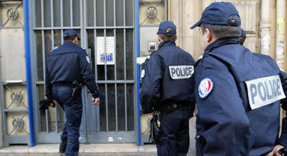 الشرطة الفرنسية تعتقل مغربيا هاجم إبنته بمقلات كانت تحوي زيتا مغليا