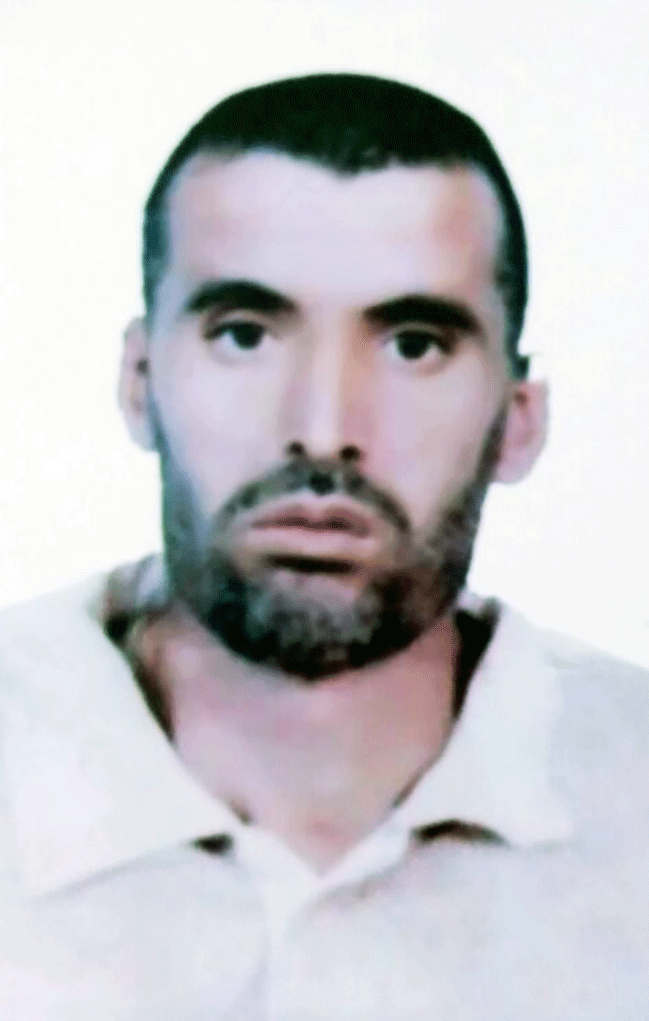 فريد بوكزير تغيّب عن منزل أسرته التي تناشدكم مدّها بمعلومة تقود إليه فريد بوكزير تغيّب عن منزل أسرته التي تناشدكم مدّها بمعلومة تقود إليه