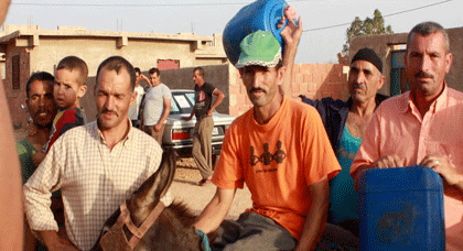 الإنقطاع المتكرر للماء يخرج ساكنة دوار الحرشة بأولاد ستوت للإحتجاج