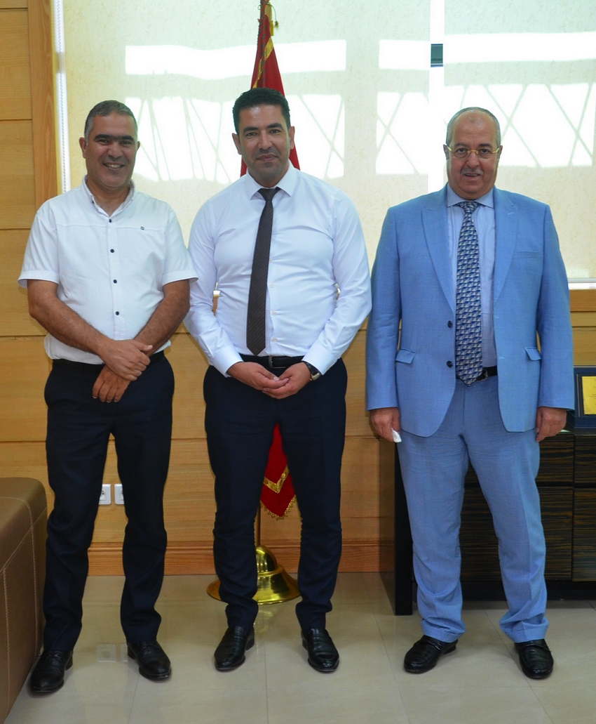 دراسة مشاريع ومطالب إقليم الدريوش يجمع رئيس المجلس الإقليمي ومكنيف برئيس جهة الشرق دراسة مشاريع ومطالب إقليم الدريوش يجمع رئيس المجلس الإقليمي ومكنيف برئيس جهة الشرق