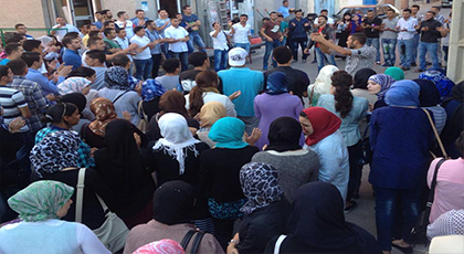 بالصور.. طلبة أزغنغان يثورون في وجه المجلس البلدي وعمالة الإقليم ويطالبون بالنقل