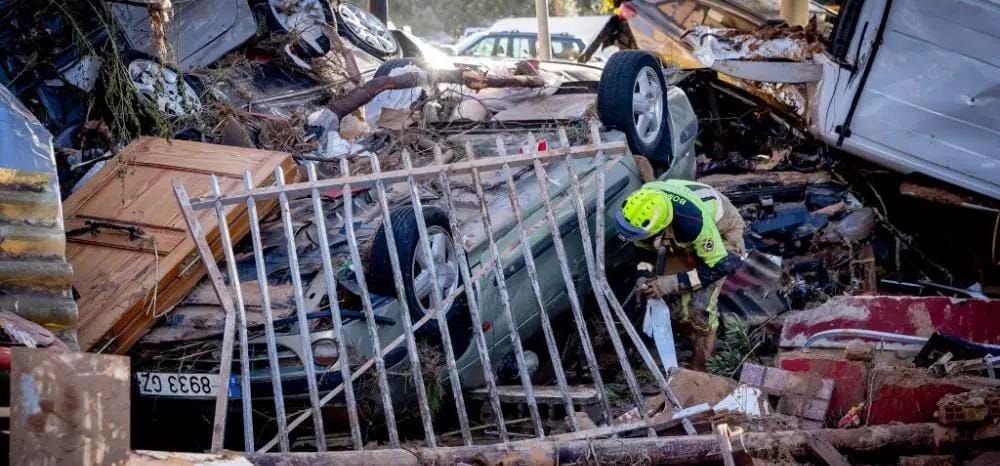 عدد موتى الفيضانات بإسبانيا يرتفع إلى 213 قتيلا عدد موتى الفيضانات بإسبانيا يرتفع إلى 213 قتيلا