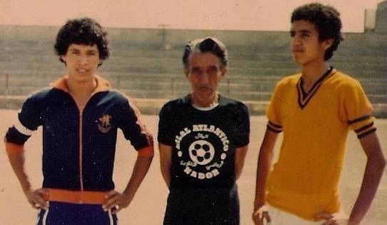 شاهدوا صورا نادرة لهلال الناظور عندما كانت أقدام لاعبيه تصنع الفرجة وتُلهب الجماهير