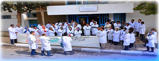 الأطباء يعلقون الإضراب بالمستشفيات بعد حوار “ماراطوني” للنقابات مع وزير الصحة الأطباء يعلقون الإضراب بالمستشفيات بعد حوار “ماراطوني” للنقابات مع وزير الصحة
