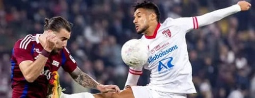 لاعب مغربي يشكو تعرضه لضغوط عنصرية بسبب تمسكه بالصيام لاعب مغربي يشكو تعرضه لضغوط عنصرية بسبب تمسكه بالصيام