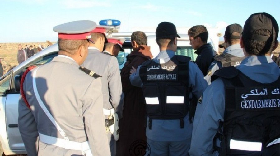 الدرك الملكي بأركمان يعتقل لصًّا متلبسًا داخل السوق الأسبوعي الدرك الملكي بأركمان يعتقل لصًّا متلبسًا داخل السوق الأسبوعي