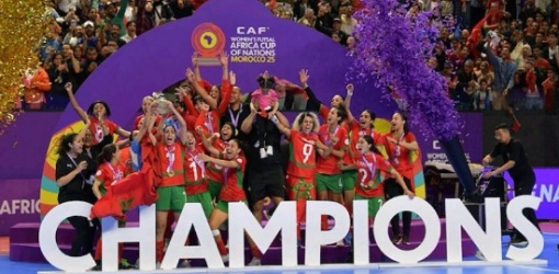 تتويج المنتخب الوطني النسوي بلقب كأس إفريقيا داخل القاعة تتويج المنتخب الوطني النسوي بلقب كأس إفريقيا داخل القاعة
