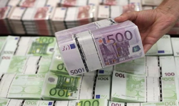 مليارات من تحويلات الجالية.. بلا استثمار.. فقط استهلاك واقتناء للعقارات مليارات من تحويلات الجالية.. بلا استثمار.. فقط استهلاك واقتناء للعقارات