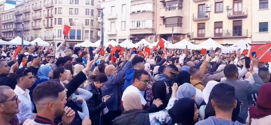 مهرجان مغربي يضيء سماء طاراغونا بمناسبة مرور 15 سنة على تأسيس قنصلية المملكة مهرجان مغربي يضيء سماء طاراغونا بمناسبة مرور 15 سنة على تأسيس قنصلية المملكة