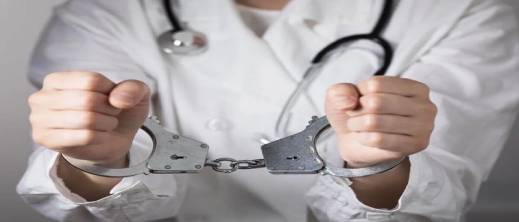 مدير مستشفى وطبيبة وممرضة متورطون في إثارة الفوضى والشكوك تتعلق بالخيانة الزوجية
