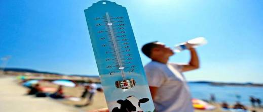 حرارة لاهبة تضرب المغرب.. درجات تفوق 45 درجة بعدد من الأقاليم