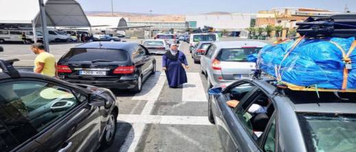حركة مهمة بمينائي الناظور والحسيمة في بداية عملية "مرحبا".. وخطوط طنجة  تهيمن