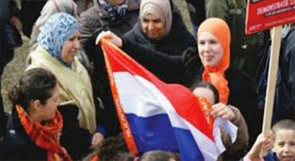 بعد ما فات الفوت.. الحكومة المغربية تتحرك لتطويق أزمة ملف اتفاقية الضمان الإجتماعي بين المغرب وهولندا