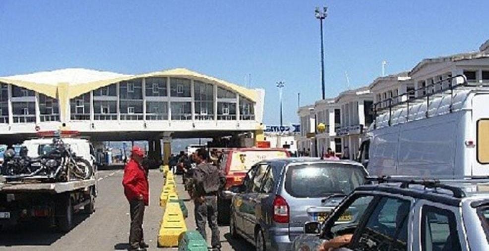 حجز  11 كيلوغراما من الحشيش داخل  شاحنة للنقل الدولي بميناء بني أنصار