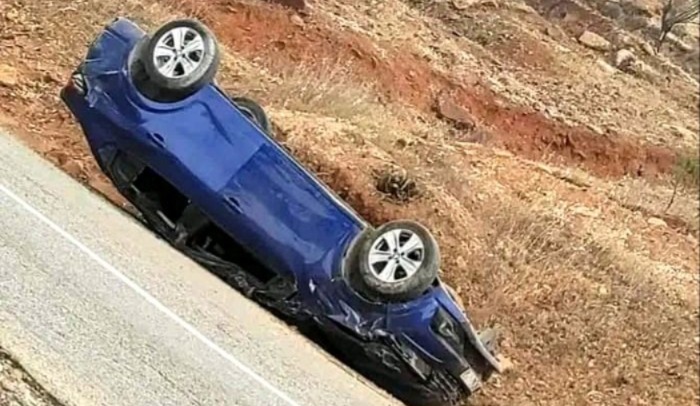 حادث سير  إثر انقلاب سيارة تقودها سيدة مقيمة بهولندا في منحدر بالحسيمة