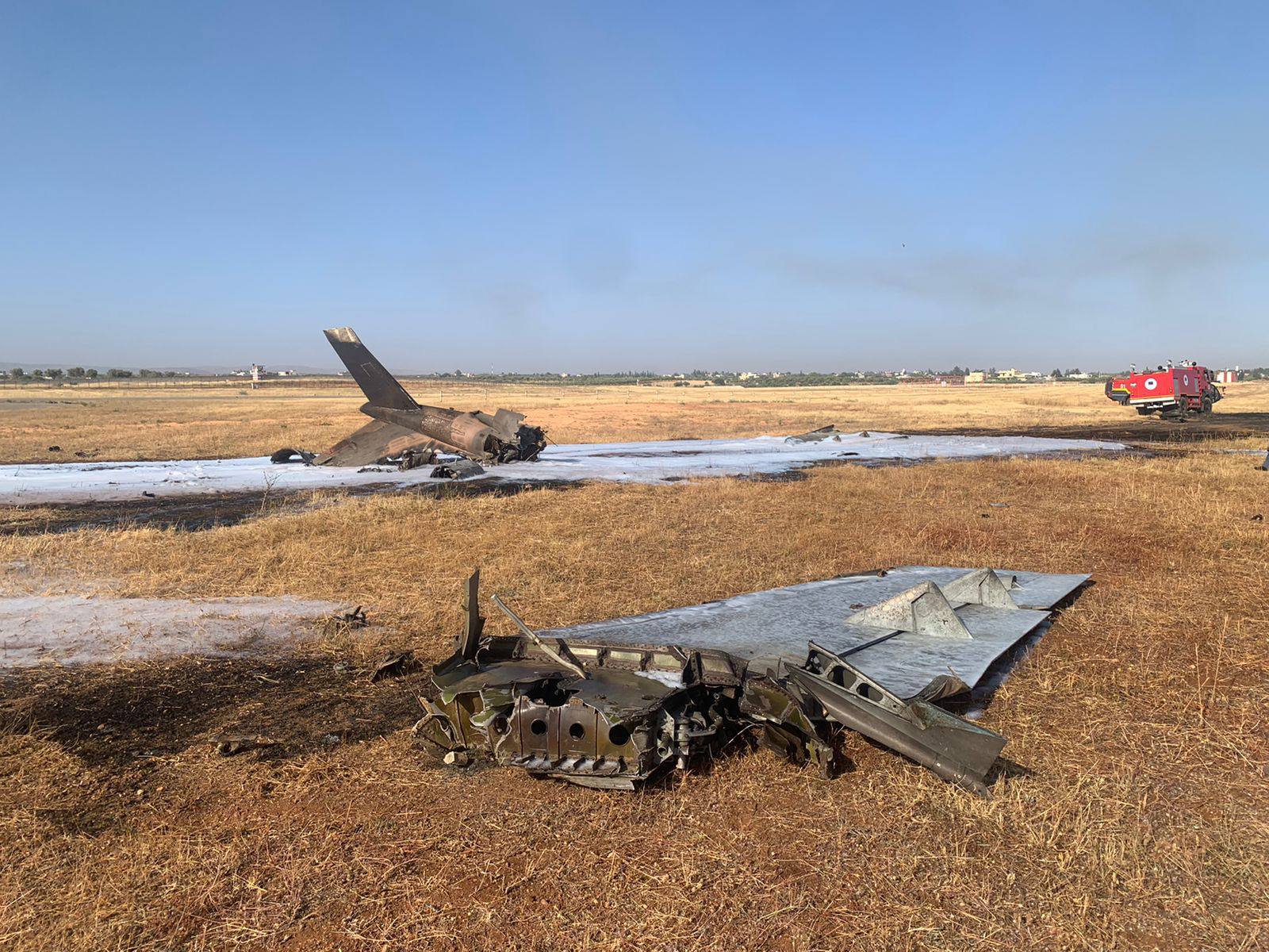 المغرب.. سقوط طائرة عسكرية تدريبية ومصرع فردين من طاقمها المغرب.. سقوط طائرة عسكرية تدريبية ومصرع فردين من طاقمها