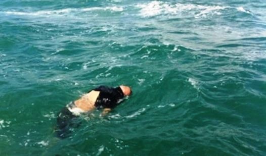 شاطئ ميامي ببني انصار يلفظ جثة أربعيني وسط استنفار أمني