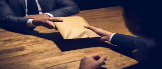 بعد شكاية من صاحب مقهى.. توقيف قائد وعون سلطة متلبسين برشوة قدرها 1 مليون سنتيم بعد شكاية من صاحب مقهى.. توقيف قائد وعون سلطة متلبسين برشوة قدرها 1 مليون سنتيم