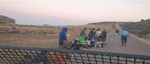 قضوا 5 أيام في البحر.. وفاة مهاجرين في رحلة بحرية من المغرب إلى البرتغال وترحيل الناجين قضوا 5 أيام في البحر.. وفاة مهاجرين في رحلة بحرية من المغرب إلى البرتغال وترحيل الناجين