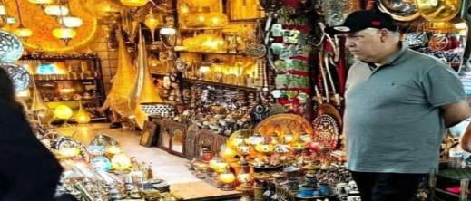 لفتيت يتخلى عن البروتوكول.. وزير الداخلية يتجول في الأسواق الشعبية بدون حراسة لفتيت يتخلى عن البروتوكول.. وزير الداخلية يتجول في الأسواق الشعبية بدون حراسة