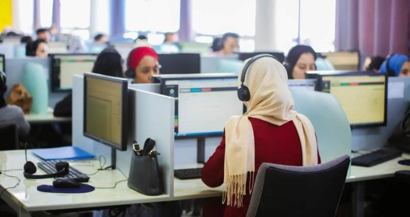 قانون فرنسي يهدد بحرمان آلاف الشباب المغاربة من العمل في مراكز النداء قانون فرنسي يهدد بحرمان آلاف الشباب المغاربة من العمل في مراكز النداء