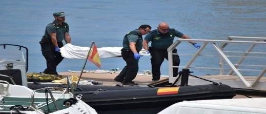 نقل جثمان شاب مغربي غرق في سبتة إلى مسقط رأسه نقل جثمان شاب مغربي غرق في سبتة إلى مسقط رأسه