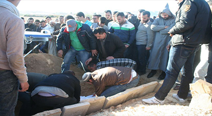 بالصور.. جنازة مهيبة لمناضل الحركة الأمازيغية مصطفى البوعزاتي بمسقط رأسه بالكبداني 