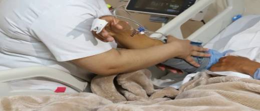 خمسيني يلفظ أنفاسه في عيادة أثناء زيارته لطبيب اختصاصي خمسيني يلفظ أنفاسه في عيادة أثناء زيارته لطبيب اختصاصي