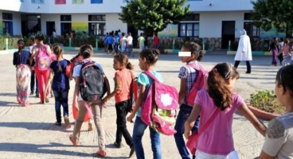 "ارتجالية في التدبير".. برمجة الدخول المدرسي تثير استياء الأساتذة بالحسيمة "ارتجالية في التدبير".. برمجة الدخول المدرسي تثير استياء الأساتذة بالحسيمة