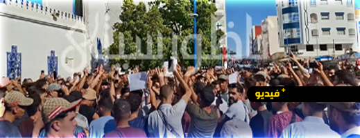 الآلاف من المواطنين يشاركون في تشييع جنازة والد الزفزافي وسط مطالب بالإفراج عن ابنه ناصر