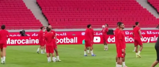 أول حصة تدريبية للأسود بملعب مولاي عبد الله الجديد أول حصة تدريبية للأسود بملعب مولاي عبد الله الجديد