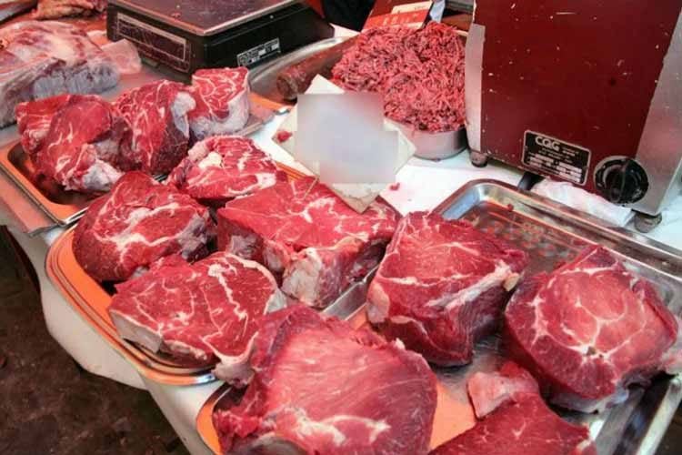 الغش في بيع اللحوم الحمراء.. مواطنون يتعرضون للنصب من طرف بعض الجزارين