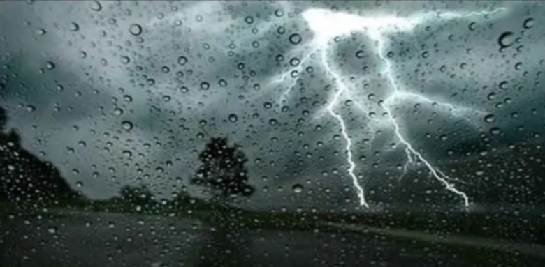 تحذير من زخات رعدية وهبوب رياح قوية في عدة أقاليم ابتداء من الأحد زوالاً تحذير من زخات رعدية وهبوب رياح قوية في عدة أقاليم ابتداء من الأحد زوالاً