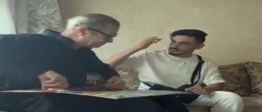 تلميذ يرد الجميل بعد 22 عاما ويهدي أستاذه رحلة عمرة تلميذ يرد الجميل بعد 22 عاما ويهدي أستاذه رحلة عمرة