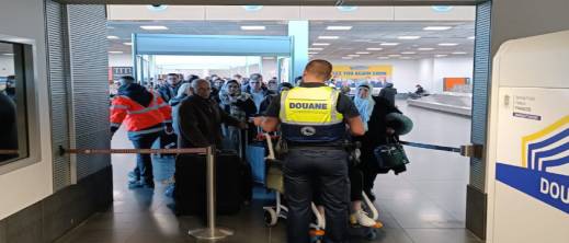 هولندي يحاول تهريب سجائر وسلاحف محمية من المغرب هولندي يحاول تهريب سجائر وسلاحف محمية من المغرب