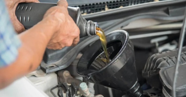 تحقيقات تطال زيوت محركات مشبوهة مُستوردة من إسبانيا تحقيقات تطال زيوت محركات مشبوهة مُستوردة من إسبانيا