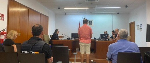 سجن وترحيل محتمل لمغربي في سبتة بتهمة تهريب الحشيش