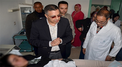 عامل إقليم الدريوش يتفقد الأوضاع الصحية للتلميذات المغمى عليهن ويعطي تعليماته للوقوف على أي طارئ