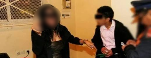 أم لطفلين غادرت منزلها بحجة "المكتبة" واعتقلت رفقة خليلها.. القضاء يعيد الاعتبار للزوج