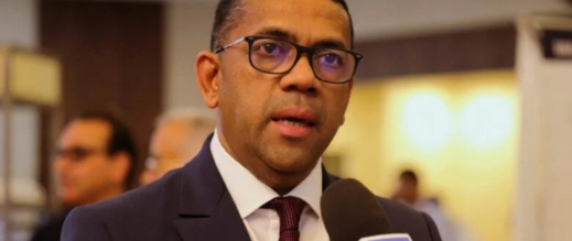 السفير الملغاشي يحل بالناظور لتعزيز التعاون مع المغرب