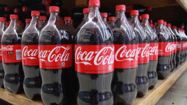 اعتراف كوكاكولا بمنتجات ملوثة يثير قلقاً في المغرب حول معايير سلامة المشروبات الغازية
