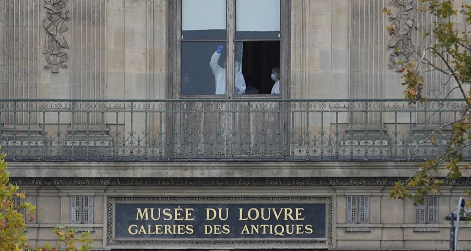 سرقة مجهورات بقيمة 88 مليون يورو..فرنسا تعلن إجراءات طارئة لتأمين اللوفر