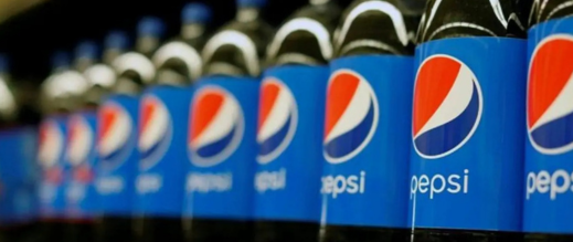 الإمارات.. ترحيل عائلة فلسطينية بعد امتناع رب الأسرة عن شرب زجاجة “بيبسي"