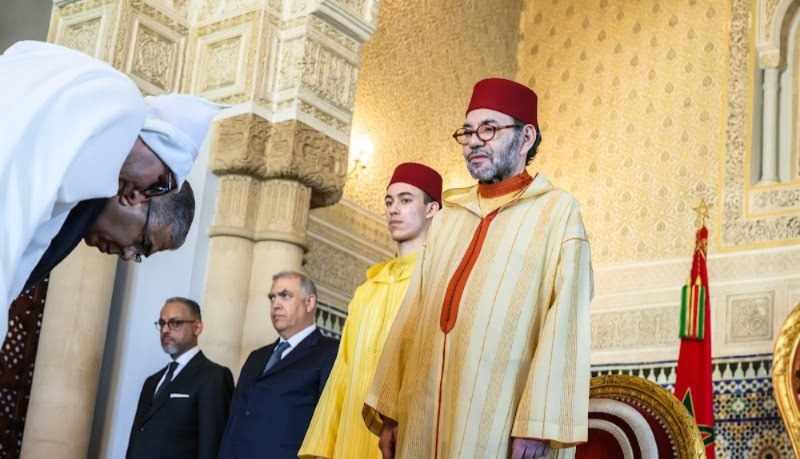 ضمنهم والي جهة الشرق وعامل الحسيمة.. الملك يستقبل ولاة وعمالا جدد بالقصر الملكي