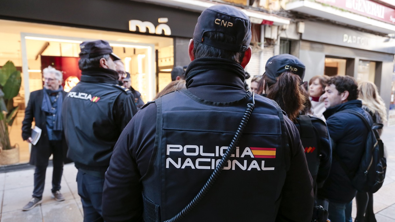 إسبانيا.. كتابات حائطية تسيء للجالية المغربية والشرطة تفتح تحقيقا